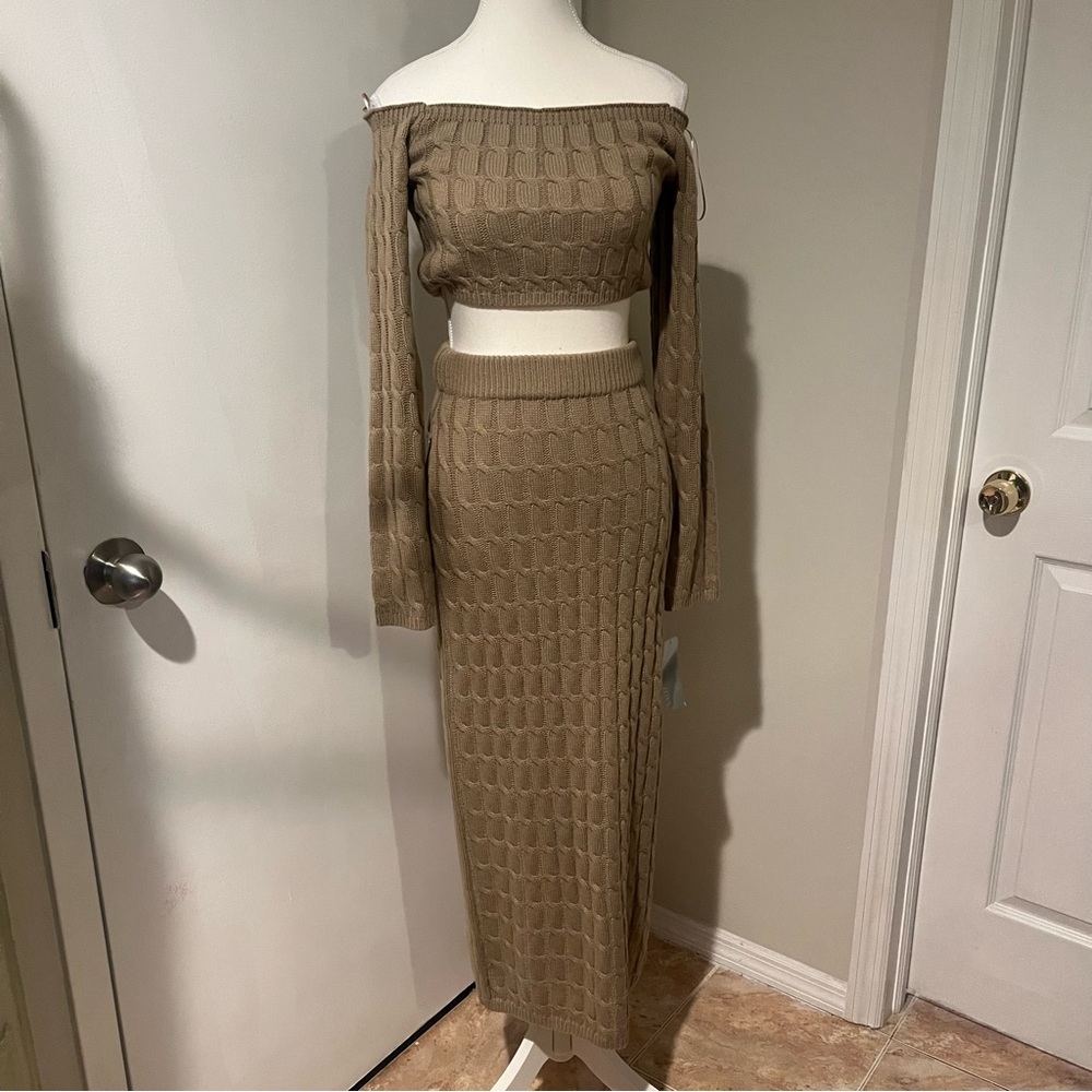 Et Clet Elegant Tan Knit Off-Shoulder Skirt Set